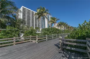 2625 Collins Ave, Miami Beach, FL 33140 - Photo 25