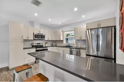 541 NW 109th St, Miami, FL 33168 - Photo 11