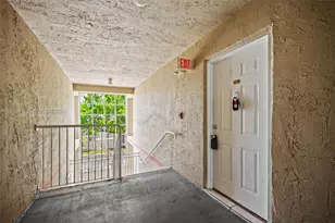 18880 NW 57th Ave, Hialeah, FL 33015 - Photo 9