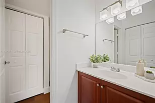18880 NW 57th Ave, Hialeah, FL 33015 - Photo 23