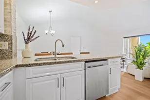 18880 NW 57th Ave, Hialeah, FL 33015 - Photo 19