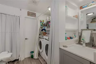 9048 Carlyle Ave, Surfside, FL 33154 - Photo 21