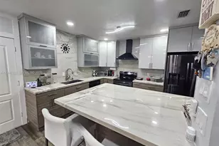 15429 SW 92nd St, Miami, FL 33196 - Photo 1