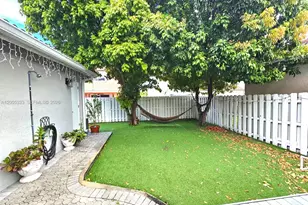 15429 SW 92nd St, Miami, FL 33196 - Photo 9