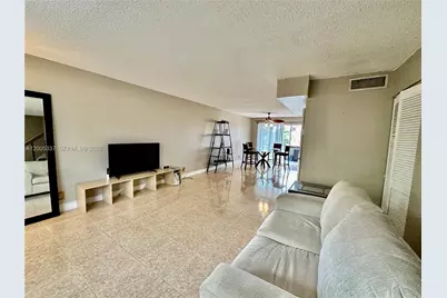 1100 SE 4th Ave #32, Deerfield Beach, FL 33441 - Photo 3