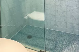 660 Tennis Club Dr, Fort Lauderdale, FL 33311 - Photo 9
