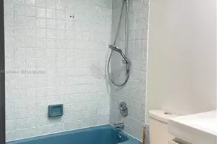 660 Tennis Club Dr, Fort Lauderdale, FL 33311 - Photo 21