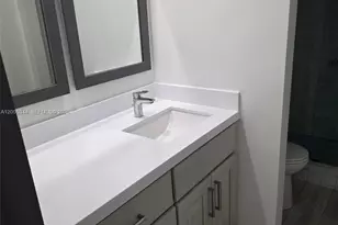 660 Tennis Club Dr, Fort Lauderdale, FL 33311 - Photo 15