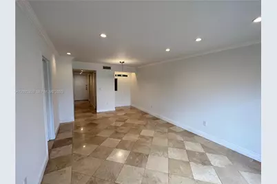 1250 Lincoln Rd #406, Miami Beach, FL 33139 - Photo 13