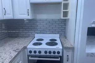 554 NE 74th St, Miami, FL 33138 - Photo 5