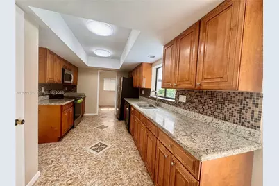13425 NW 10th St, Sunrise, FL 33323 - Photo 7