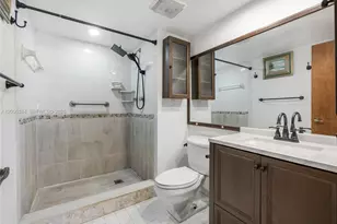 711 S Hollybrook Dr, Pembroke Pines, FL 33025 - Photo 3