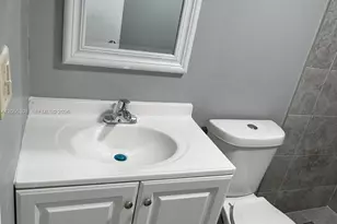 301 NW 177th St, Miami Gardens, FL 33169 - Photo 11