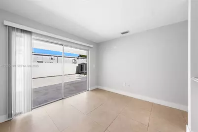 31 NW 108th Ct, Miami, FL 33172 - Photo 7