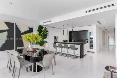 300 Biscayne Boulevard Way #2802E, Miami, FL 33131 - Photo 9