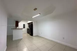 215 SW 117th Terrace, Pembroke Pines, FL 33025 - Photo 7