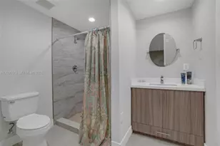 862 W 79th St, Hialeah, FL 33014 - Photo 21