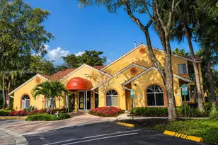 1122 Coral Club Dr, Coral Springs, FL 33071 - Photo 15