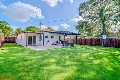 2148 NE 181st St, North Miami Beach, FL 33162 - Photo 21