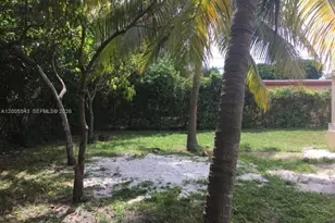 805 NE 138th St, North Miami, FL 33161 - Photo 27