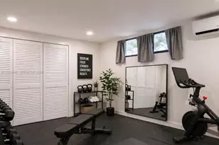 1810 NE 161st St, North Miami Beach, FL 33162 - Photo 23
