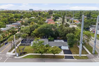 1810 NE 161st St, North Miami Beach, FL 33162 - Photo 5