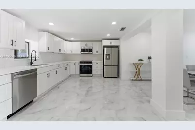 1810 NE 161st St, North Miami Beach, FL 33162 - Photo 11