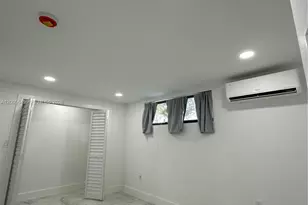 1810 NE 161st St, North Miami Beach, FL 33162 - Photo 25