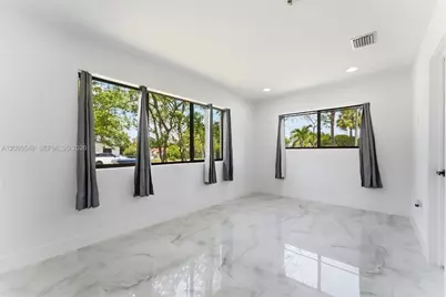 1810 NE 161st St, North Miami Beach, FL 33162 - Photo 19