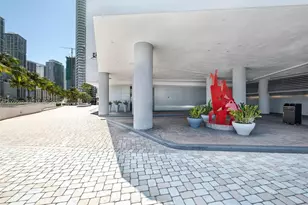 325 S Biscayne Blvd, Miami, FL 33131 - Photo 29