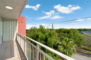 8401 NW 8th St, Miami, FL 33126 - Photo 29