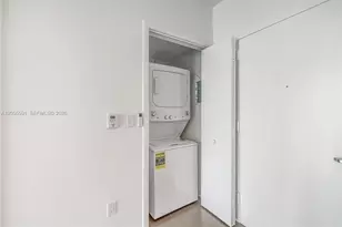 92 SW 3rd St, Miami, FL 33130 - Photo 35