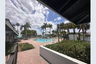6633 NW 178th Ter, Hialeah, FL 33015 - Photo 35