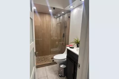 6633 NW 178th Ter, Hialeah, FL 33015 - Photo 27
