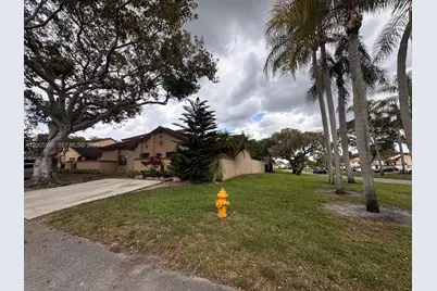 6633 NW 178th Ter, Hialeah, FL 33015 - Photo 11