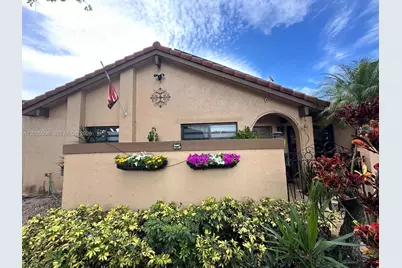 6633 NW 178th Ter, Hialeah, FL 33015 - Photo 3