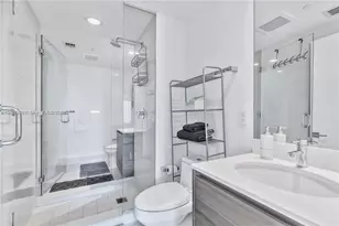 121 NE 34th St, Miami, FL 33137 - Photo 29