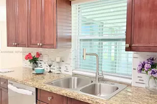 8581 NW 17th St, Plantation, FL 33322 - Photo 11