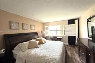 230 Lakeview Dr, Weston, FL 33326 - Photo 11