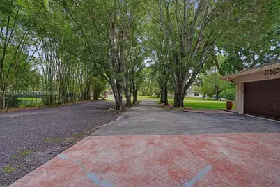 4981 SW 186th Ave, Southwest Ranches, FL 33332 - Photo 7