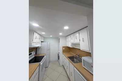 220 Lakeview Dr #203, Weston, FL 33326 - Photo 5