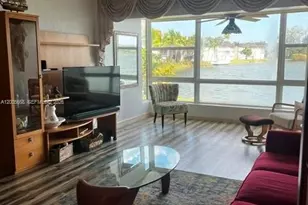 18901 NE 14th Ave, Miami, FL 33179 - Photo 3