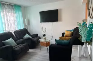 10720 NW 7th St, Miami, FL 33172 - Photo 7