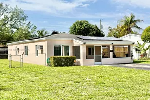 1698 NE 177th St, North Miami Beach, FL 33162 - Photo 23
