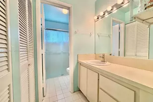 1698 NE 177th St, North Miami Beach, FL 33162 - Photo 11