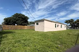 1698 NE 177th St, North Miami Beach, FL 33162 - Photo 21