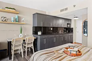 19201 Collins Ave, Sunny Isles Beach, FL 33160 - Photo 3