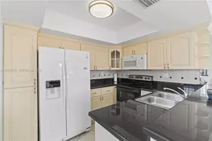 10877 NW 7th St, Miami, FL 33172 - Photo 15