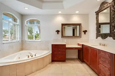 11071 SW 28th St, Miami, FL 33165 - Photo 37