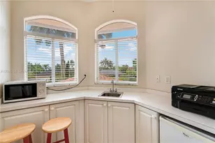 11071 SW 28th St, Miami, FL 33165 - Photo 35